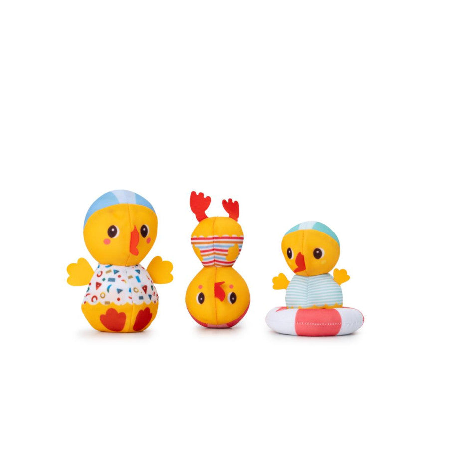 Drie badeendjes op zwemles