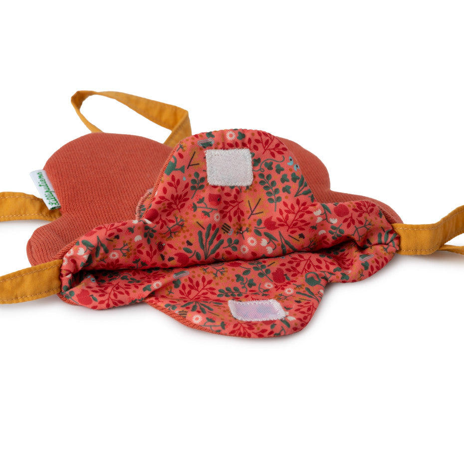 Pop Adele met bloemvormig tasje